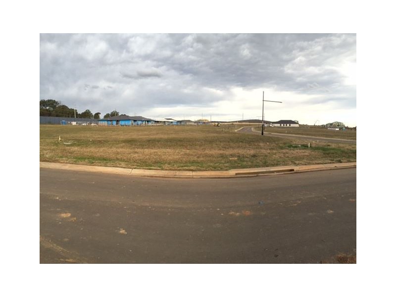 24 Cogrington Drive, Harrington Park NSW 2567