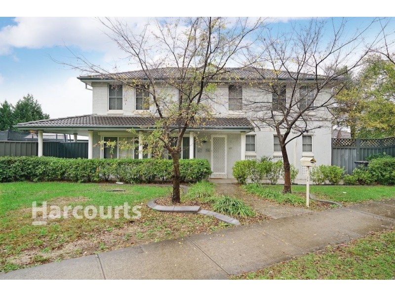 107 St Helens Park Drive, St Helens Park NSW 2560