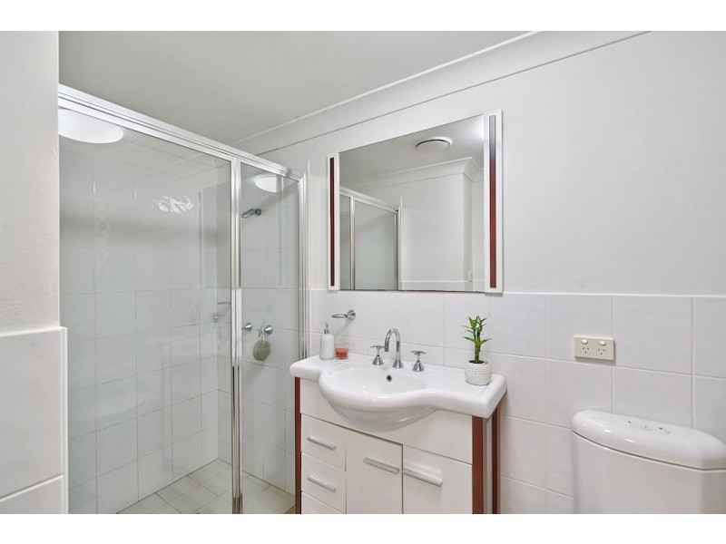 6/41 Woodhouse Drive, Ambarvale NSW 2560