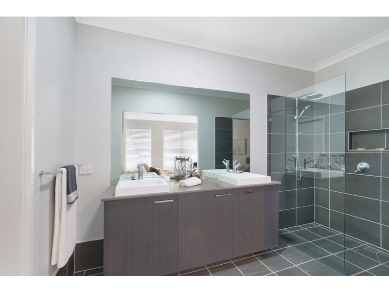 8 Galileo Street, Campbelltown NSW 2560