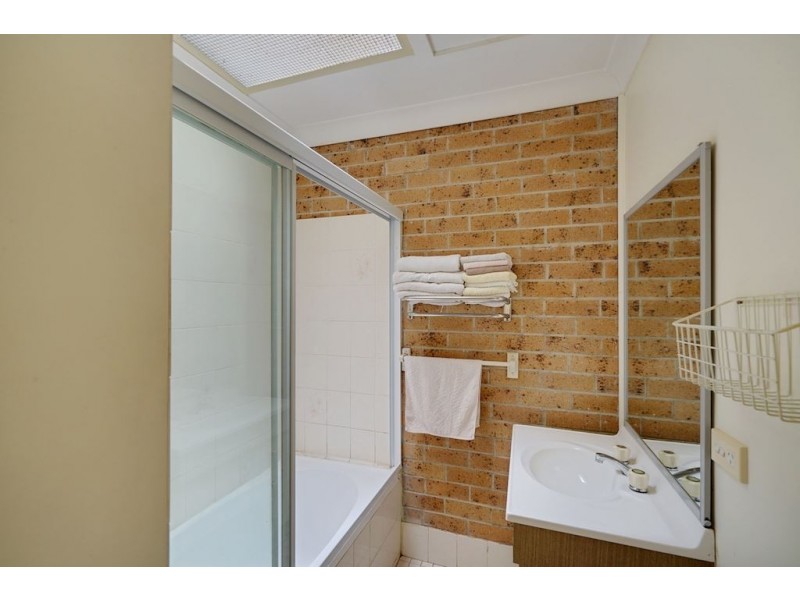 1/60 Fenton Crescent, Minto NSW 2566