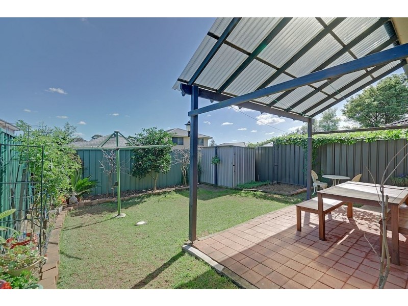 1/60 Fenton Crescent, Minto NSW 2566