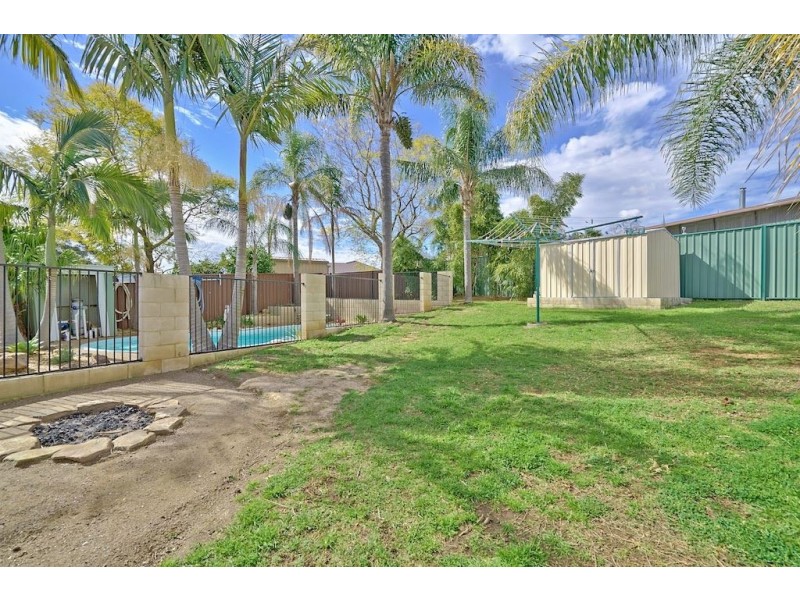 13 Moselle Place, Eschol Park NSW 2558