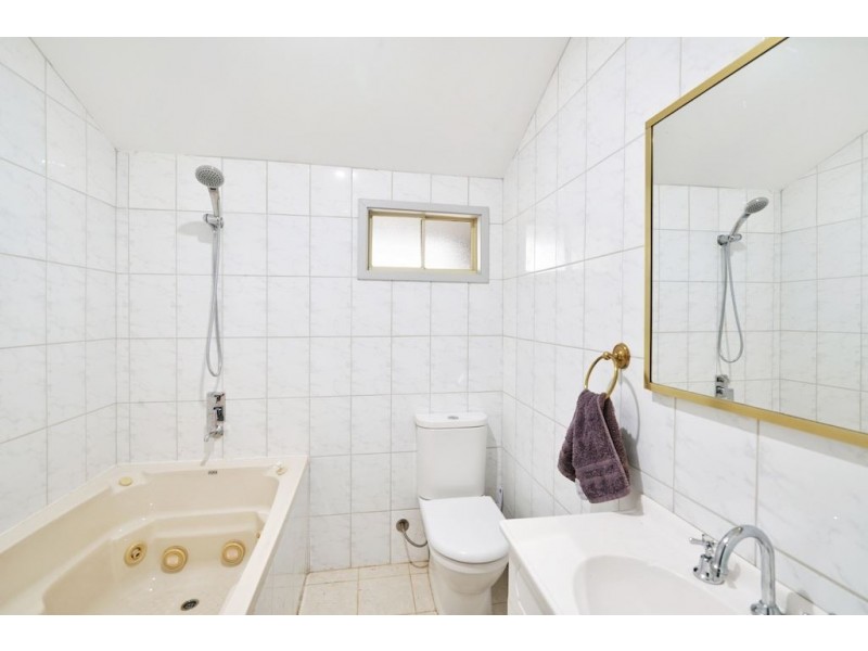 10 Byron Avenue, Campbelltown NSW 2560