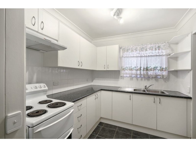 4/42 Woodhouse Drive, Ambarvale NSW 2560