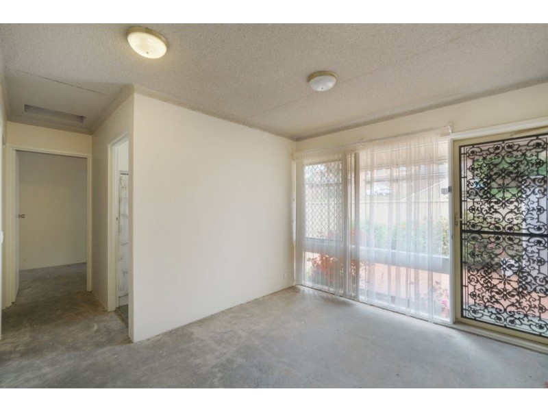 4/42 Woodhouse Drive, Ambarvale NSW 2560