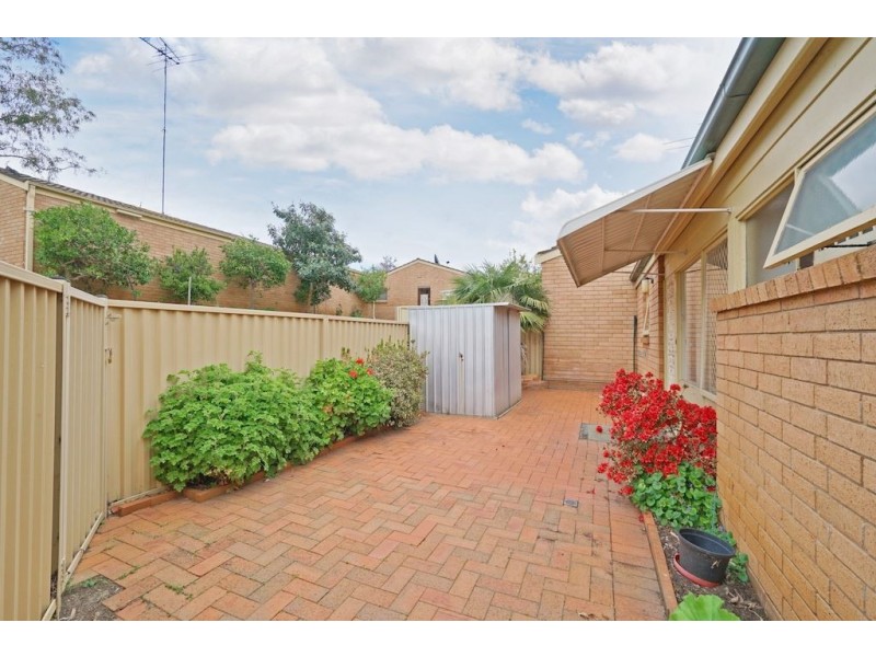 4/42 Woodhouse Drive, Ambarvale NSW 2560