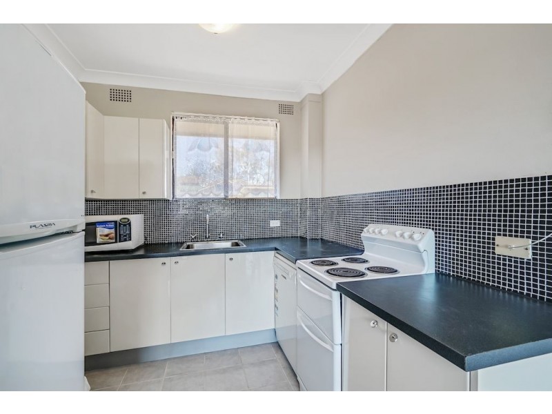 4/18 Sturt Street, Campbelltown NSW 2560