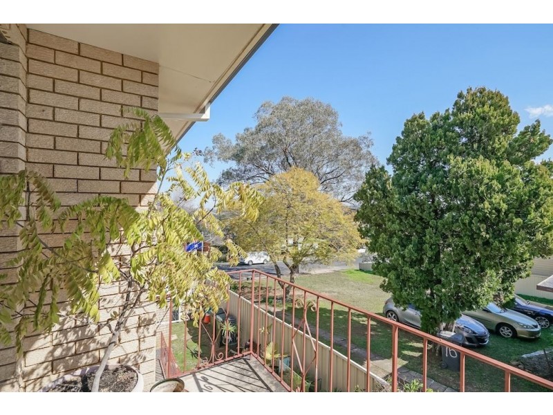 4/18 Sturt Street, Campbelltown NSW 2560