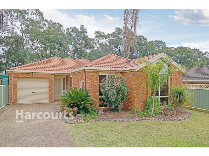 24 Mackillop Crescent, St Helens Park NSW 2560