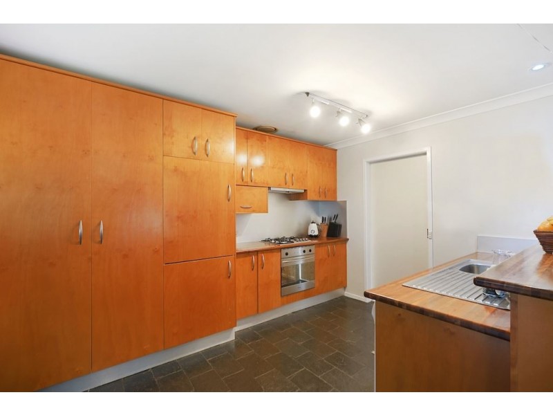 24 Mackillop Crescent, St Helens Park NSW 2560