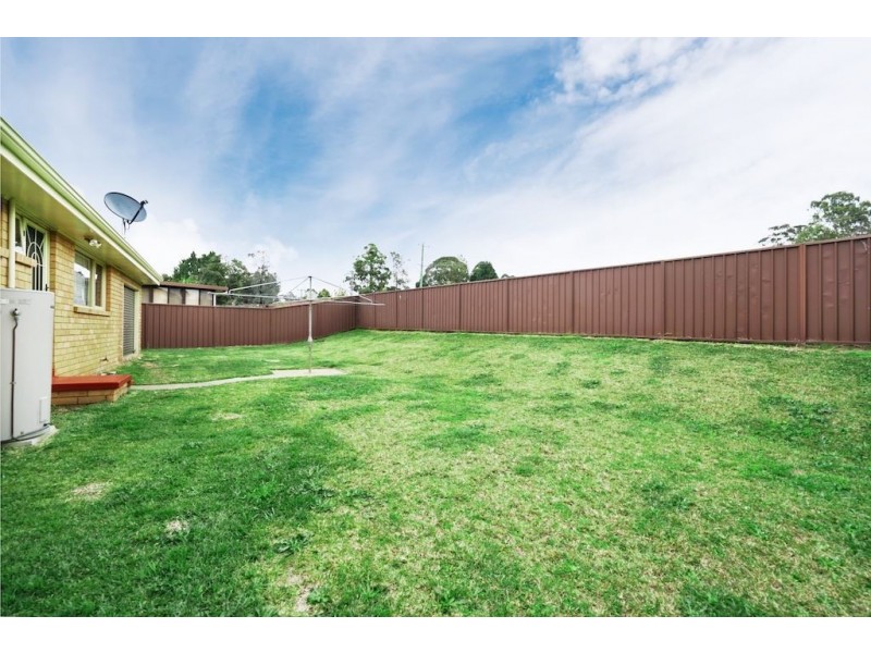 7 Weemala Crescent, Bradbury NSW 2560