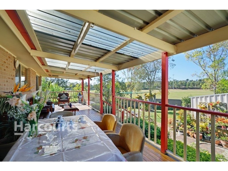 8 Amur Place, Kearns NSW 2558