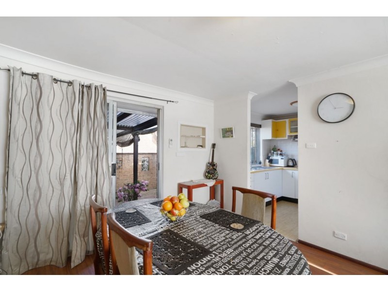 6/21 Second Avenue, Macquarie Fields NSW 2564