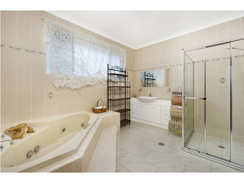 8 Zouch Road, Denham Court NSW 2565