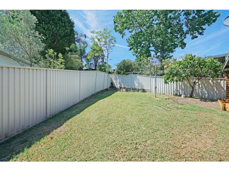 4 Oak Place, Bradbury NSW 2560