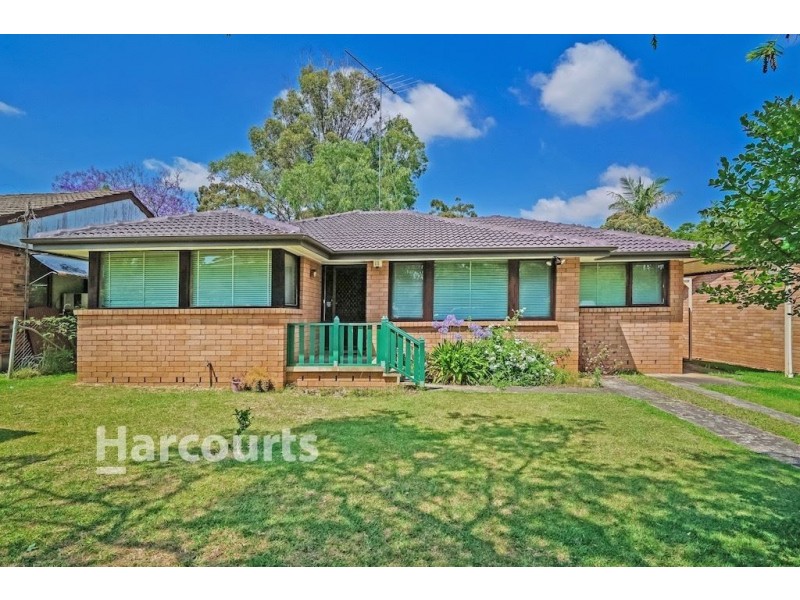 15 Coachwood Crescent, Bradbury NSW 2560
