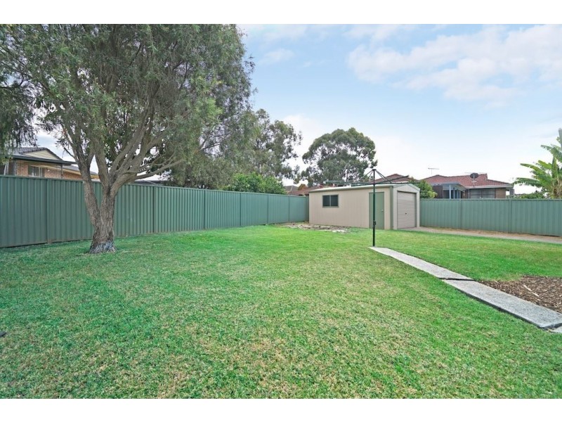 4 Arran Place, St Andrews NSW 2566