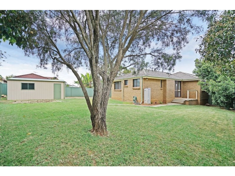 4 Arran Place, St Andrews NSW 2566