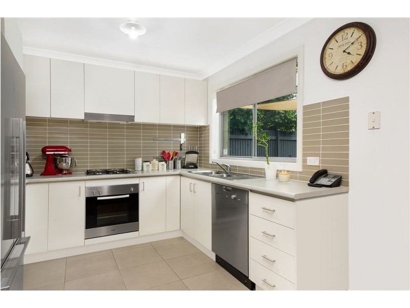 43 Hadlow Avenue, Glenfield NSW 2167