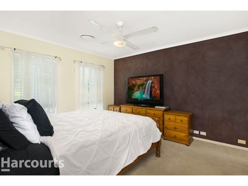 16 Englorie Park Drive, Glen Alpine NSW 2560