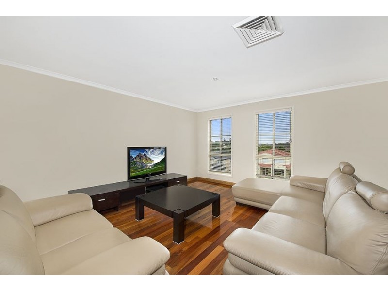 69 Glen Alpine Drive, Glen Alpine NSW 2560