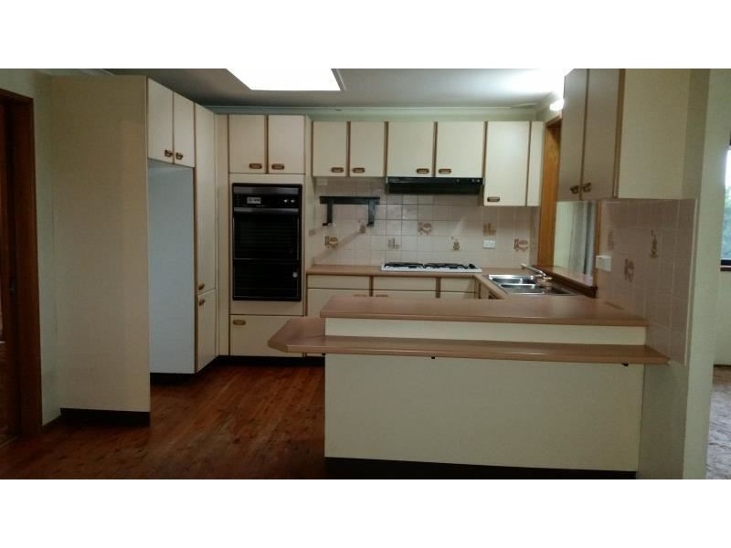 9 Aberdeen Road, St Andrews NSW 2566