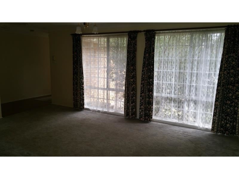 19 Holman Place, St Helens Park NSW 2560