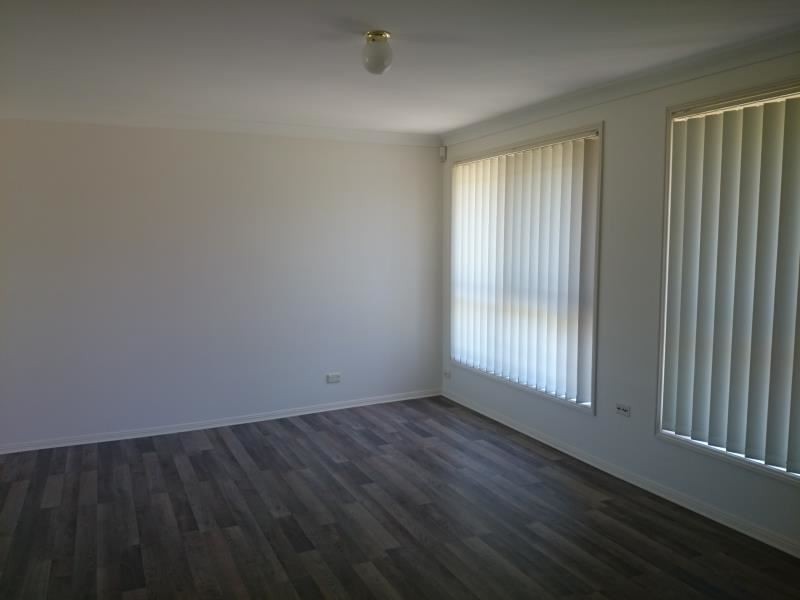 47 Clennam Ave, Ambarvale NSW 2560