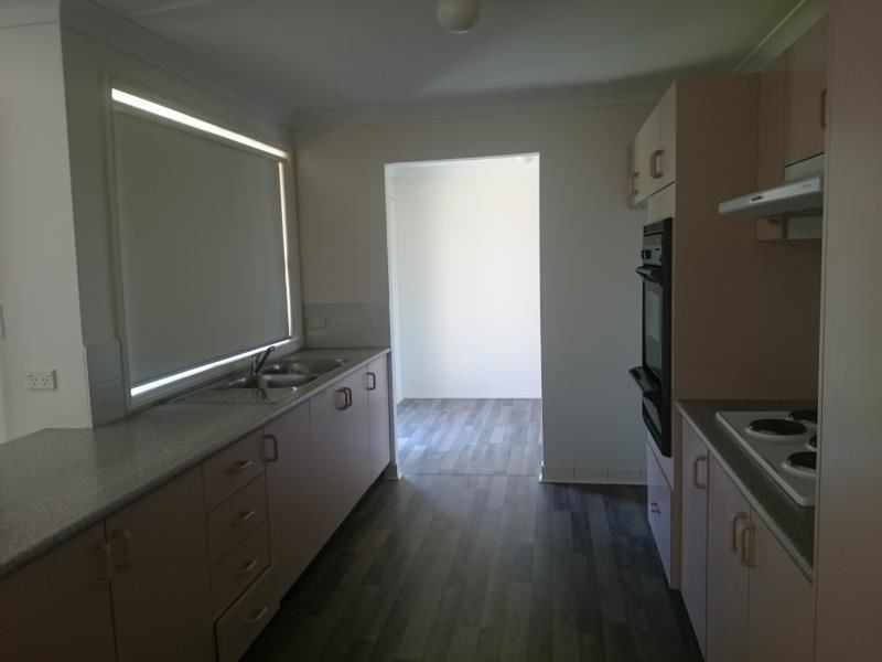 47 Clennam Ave, Ambarvale NSW 2560