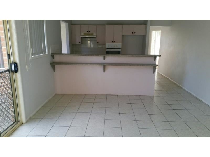 7 GUNN PLACE, St Helens Park NSW 2560