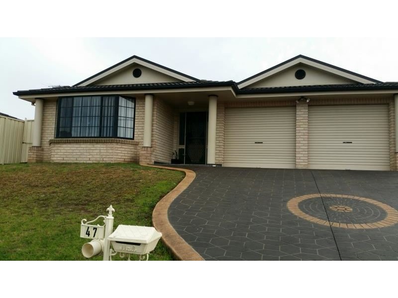 47 Crommelin Crescent, St Helens Park NSW 2560