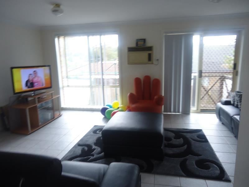 2/33 SOPWITH AVENUE, Raby NSW 2566