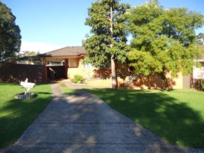294 The Parkway, Bradbury NSW 2560
