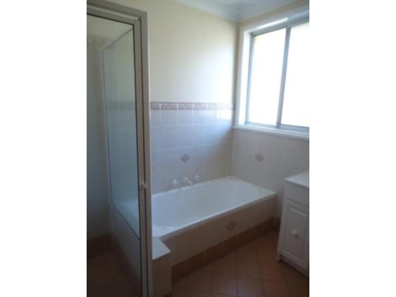 294 The Parkway, Bradbury NSW 2560