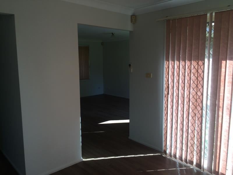 11 Boongarry Street, St Helens Park NSW 2560