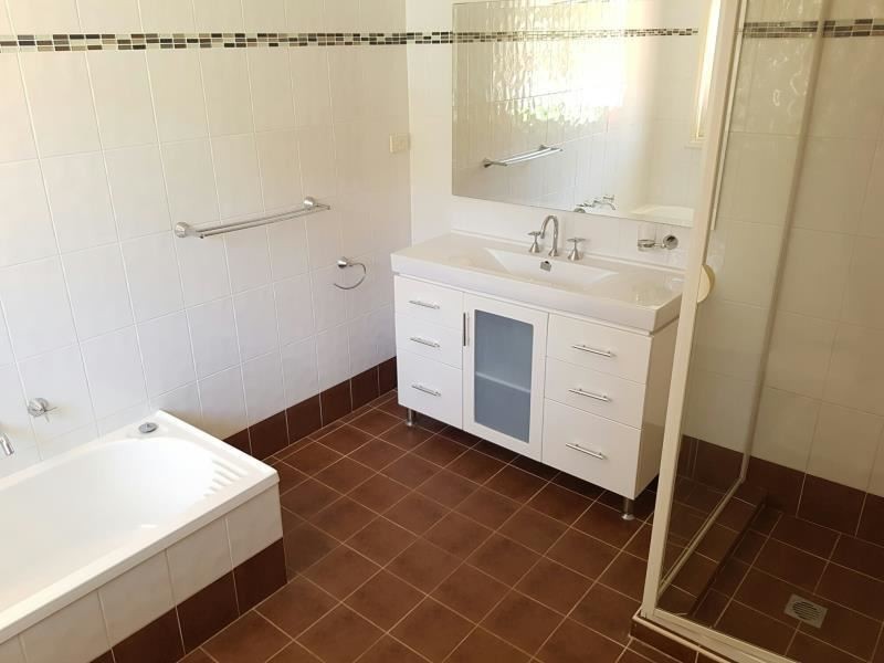 52 Claremont Crt, Glen Alpine NSW 2560