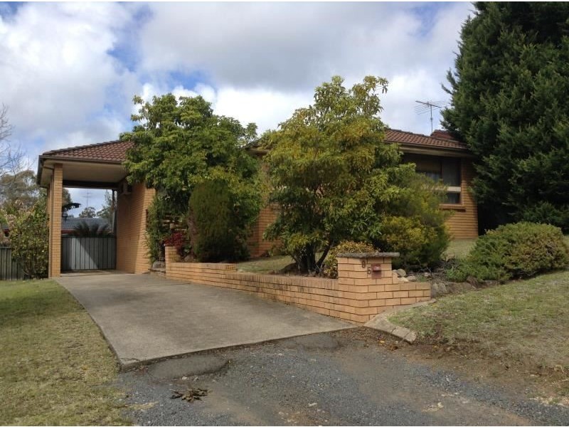 35 WANDARRA CRES, Bradbury NSW 2560