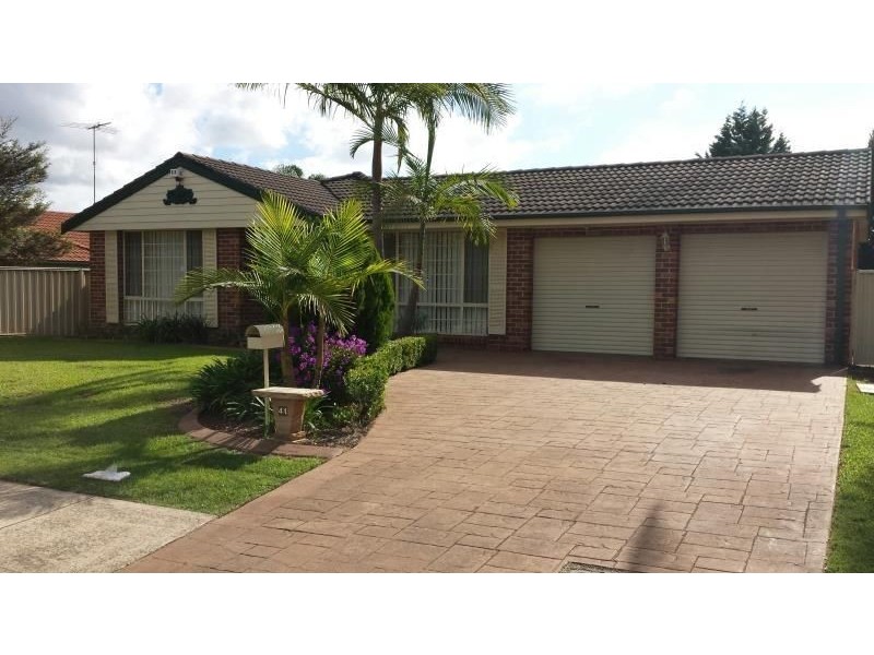 41 KELLERMAN DRIVE, St Helens Park NSW 2560