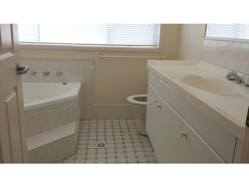 41 KELLERMAN DRIVE, St Helens Park NSW 2560