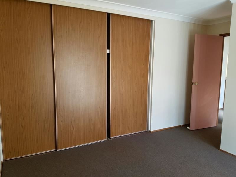 1 Edmund Place, Rosemeadow NSW 2560