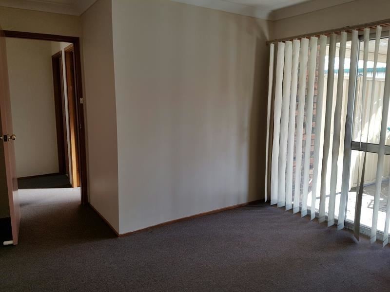 1 Edmund Place, Rosemeadow NSW 2560
