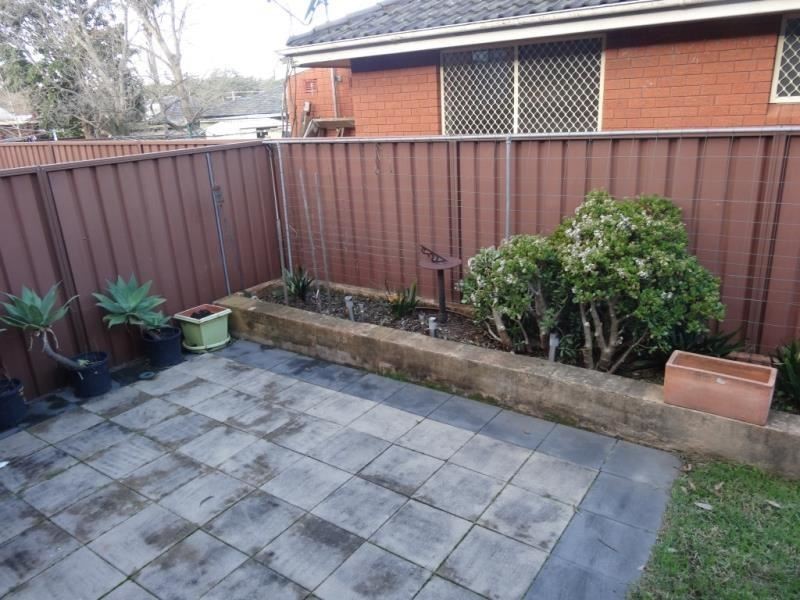 2/24 Hunter Street, Campbelltown NSW 2560