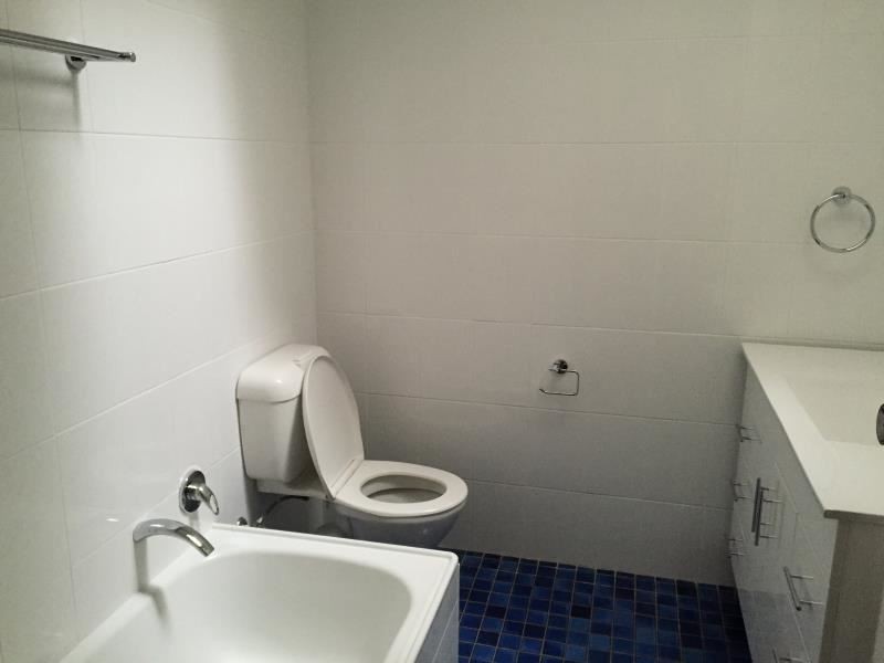 2/24 Hunter Street, Campbelltown NSW 2560