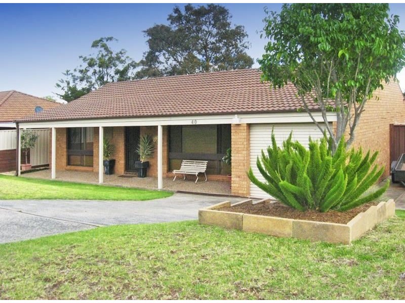 40 Lorenzo Cres, Rosemeadow NSW 2560