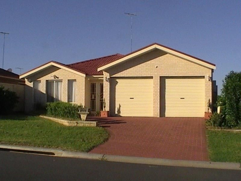 25 GALLOWAY CRESCENT, St Andrews NSW 2566