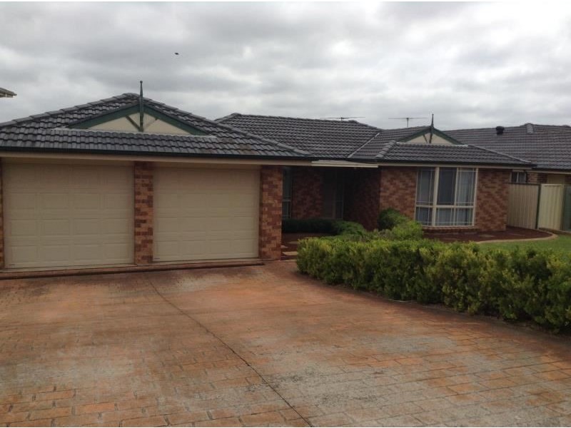 14 BRAESIDE CRESCENT, Glen Alpine NSW 2560