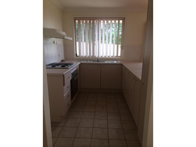 10 Hannam Pl, Englorie Park NSW 2560
