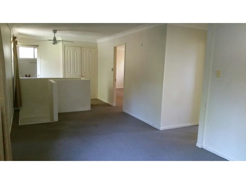 4 Uther Ave, Bradbury NSW 2560