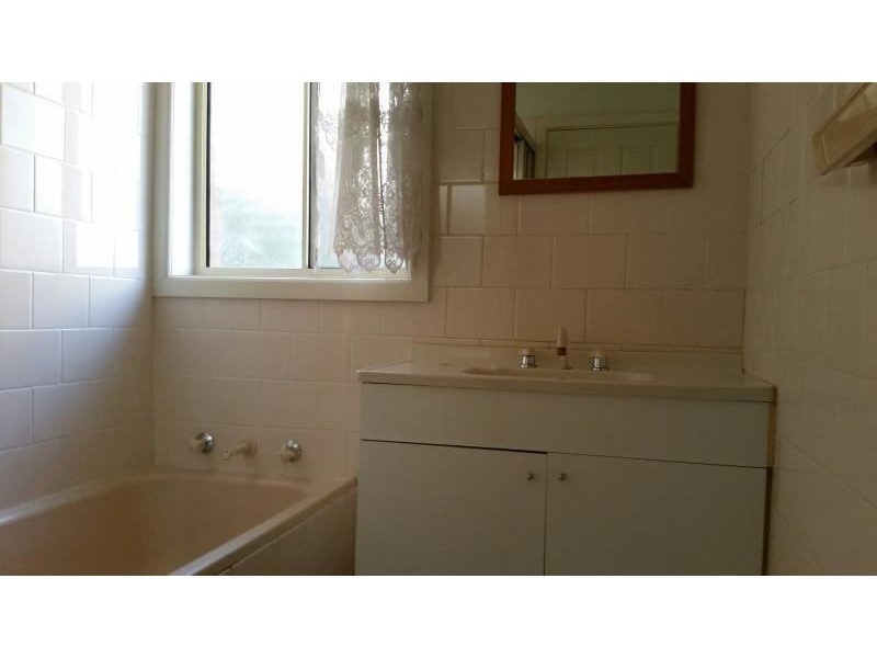 4 Uther Ave, Bradbury NSW 2560